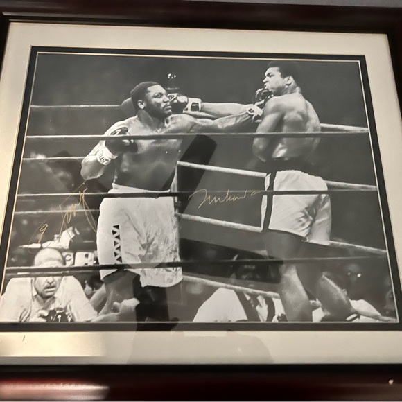 Muhammad Ali and Joe Frazier autograph - Picture 5 of 6